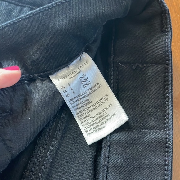 Holey black jeans American Eagle 4short - Picture 3 of 5
